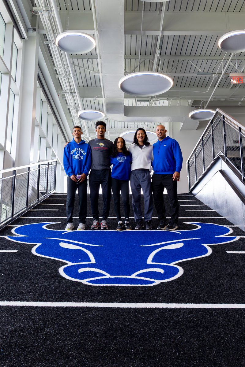 MacaidenBrown's tweet image. Still can’t believe what an incredible time I had on my official visit @UBFootball. Appreciated spending so much time with the players and coaches!
#UBhornsUP
@Pete_Lembo
@Coach_JoeBowen
@CoachBDoc
@Biggame_24
@IanFriedFB
@Mooney_FB