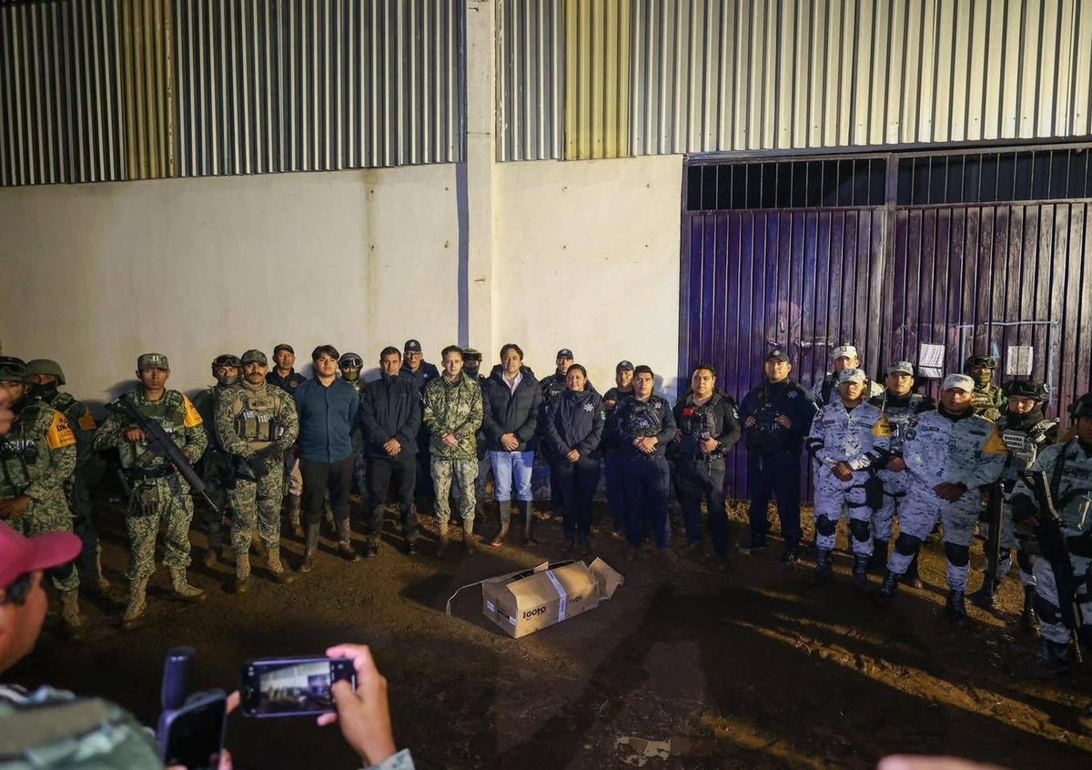 José Luis García Parra (@jlg_parra) on Twitter photo 🚨| Por instrucciones del gobernador <a href="/armentapuebla_/">Alejandro Armenta</a>, se han tomado acciones inmediatas para atender a las y los afectados por las lluvias en Chignahuapan, Tepeojuma e Izúcar de Matamoros.
Se apoyó en la habilitación de albergues, entrega y distribución despensas, ademas de la 🚨| Por instrucciones del gobernador <a href="/armentapuebla_/">Alejandro Armenta</a>, se han tomado acciones inmediatas para atender a las y los afectados por las lluvias en Chignahuapan, Tepeojuma e Izúcar de Matamoros.
Se apoyó en la habilitación de albergues, entrega y distribución despensas, ademas de la
