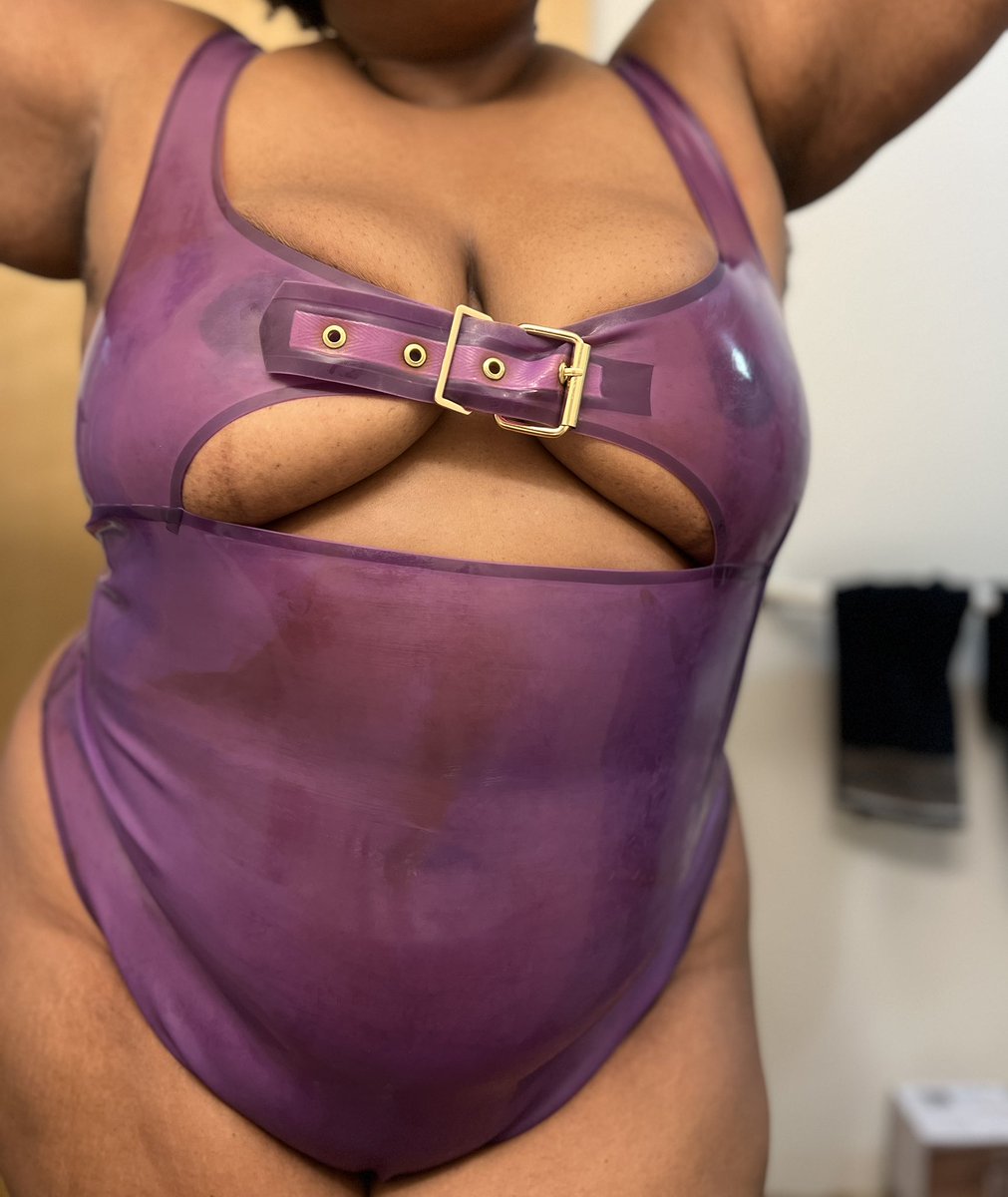 thee Dolly Rose (@the_dollyrose) on Twitter photo baby’s first latex from <a href="/ShhhCouture/">Shhh! Couture Latex</a> !
I just knew I was gonna look so good in rubber… baby’s first latex from <a href="/ShhhCouture/">Shhh! Couture Latex</a> !
I just knew I was gonna look so good in rubber…