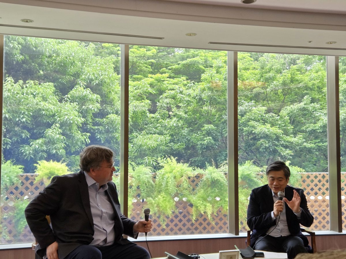 内閣府主催「Global Startup Campus」に参加。Reid Hoffmanさん、伊藤穰一さんというレジェンドの話を直接聞ける貴重な機会。

特に心に残った2つの言葉：

Reid Hoffman「エコシステムは“相互に刺激し合う野心”で成長する」