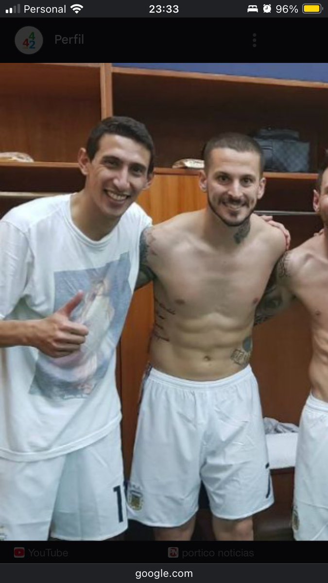 Que en Newells no vean esta foto de su nuevo refuerzo con un ídolo canaya que lo suspenden por un año entero.