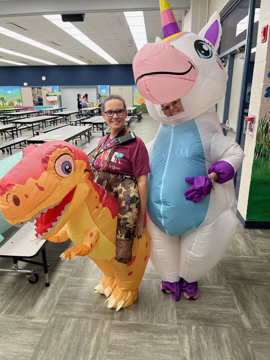 It was a great day and we hope you all have a fabulous summer!  We didn’t say goodbye- we said SEE YOU LATER! 😁 (in style!)