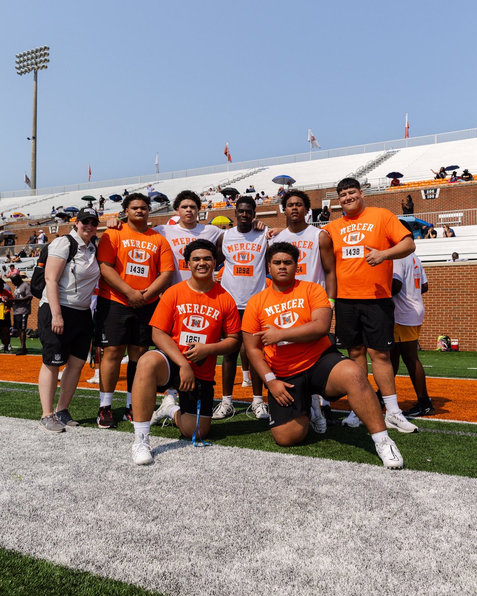 NFL Academy Europe-Africa athlete <a href="/bignana06/">Nana Agyemang</a> linked up with our Asia-Pacific squad at today’s <a href="/MercerFootball/">Mercer Football</a> mega camp 🙌