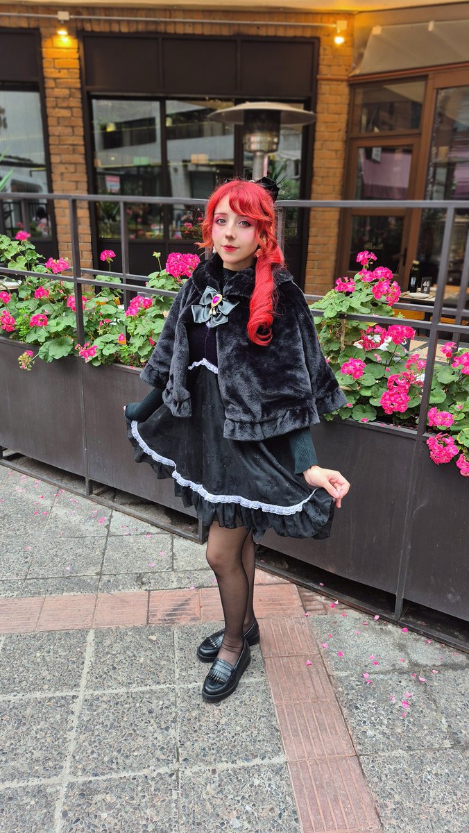 haruofarendelle's tweet image. outfit of the day ❄️❄️❄️ it was very cold 🍦❄️ Btw this is my real hair, I dyed it to get Sumire Yoshizawa look irl 🥹🖤
Pic by my bf 🐈⬛🖤
