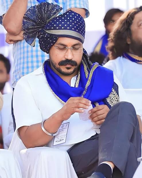 बीएसपी वालों को नींद नहीं आती जहां सुन लेते हैं सम्मेलन आंदोलन का ऐलान किया है 

चंद्रशेखर आजाद को देश व उत्तर प्रदेश की जनता वो खासकर युवा पीढ़ी ज्यादा सपोर्ट करती हैं 

भावी मुख्यमंत्री उत्तर प्रदेश चंद्रशेखर आजाद