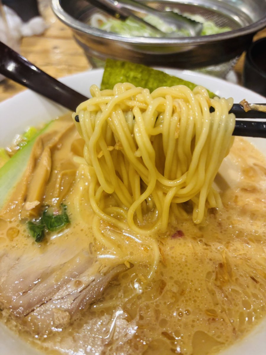 吉笑らーめん🍜
東伏見🚃

黒ラーメン🍜
味玉🥚
注文👆❤️

月に一度、東伏見へ行くので
近辺のラーメンを探し中…🍜

普段東京には行かないので
さっぱりわからない🌀
おすすめがあったら教えてください🤭

ちょうど明日行く日〜🚗🩷