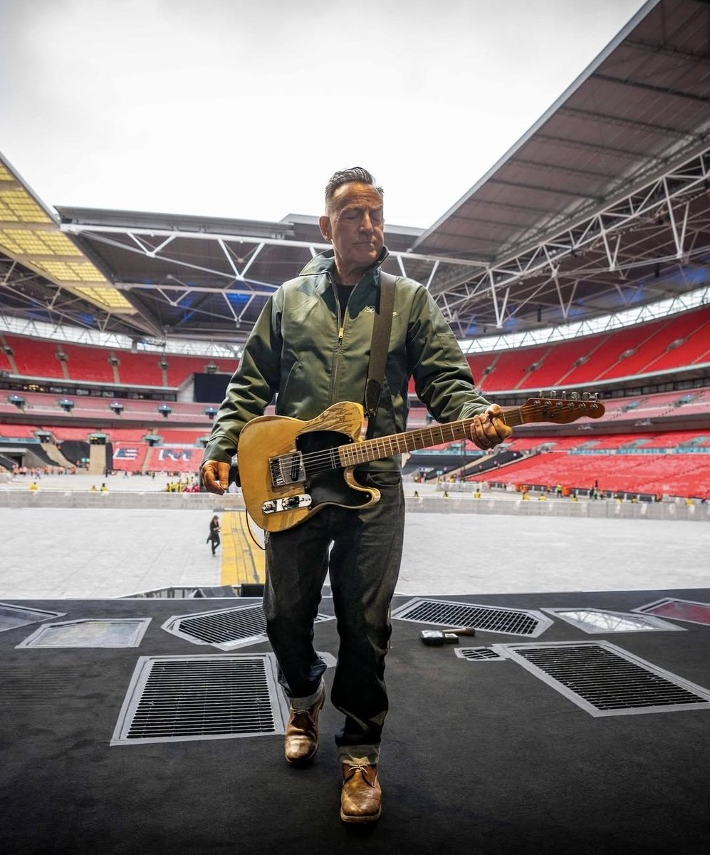 BRUCE SPRINGSTEEN AND THE E STREET BAND - TOUR 2025

📆 June 4th 2025
🌍 Liverpool, England 🏴󠁧󠁢󠁥󠁮󠁧󠁿
🏟 Anfield Stadium