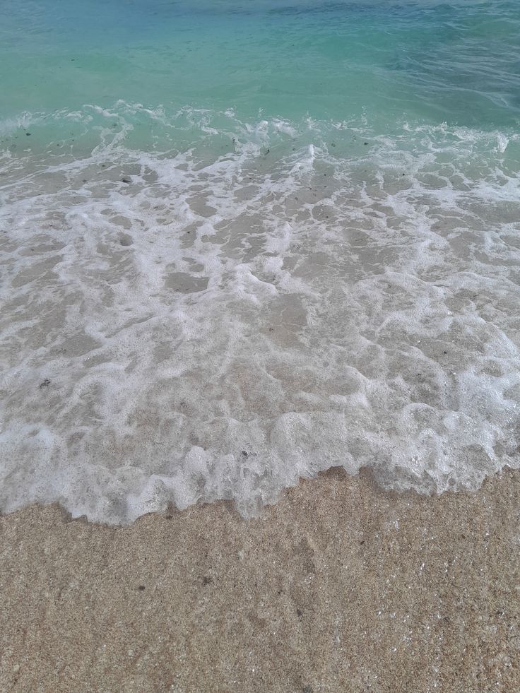 ️️
𝐓𝐑𝐀𝐆𝐄𝐃𝐈 𝐇𝐀𝐍𝐘𝐔𝐓
bersama Ben (<a href="/PETRlKOUR/">Ben.</a>) &amp; Samara (<a href="/seveurance/">𝑺𝐀𝐌𝐀𝐑𝐀.</a>). 

📍 𝘗𝘢𝘯𝘵𝘢𝘪 𝘗𝘢𝘴𝘪𝘳 𝘗𝘶𝘵𝘪𝘩. 

Hari ini, tepat rasanya bila dihabiskan tuk bercengkrama kembali dengan aroma air laut dan butiran pasir putih yang menggelitik telapak kaki. 

️️