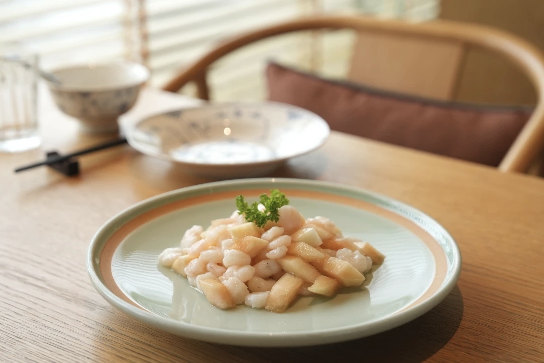 Peach season in #Yangshan town is coming.🍑🥂
Enjoy juicy peaches beyond peeling and sipping—try peach sparkling water, peach yogurt or pair them with shrimp and ham dishes. Discover more peach surprises in #Huishan, #Wuxi! #TastyHuishan https://t.co/i37RmgaUXu