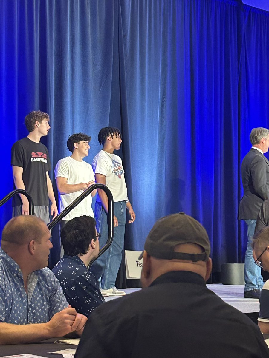 Thank you <a href="/thecolumbian/">The Columbian</a> <a href="/WillCDenner/">Will Denner</a> <a href="/MegWochnick/">Meg Wochnick 🍂🎃</a> <a href="/col_mrice/">Micah Rice</a> <a href="/360TMart/">Tim Martínez</a> ! Tonight was amazing! Thanks to you all for your reporting and support of our local athletes!  <a href="/AriRichardson30/">Ari Richardson</a> <a href="/HarrisonHoffar1/">Harrison Hoffarth</a> <a href="/jpguz42/">JP Guzman, PT, DPT</a>