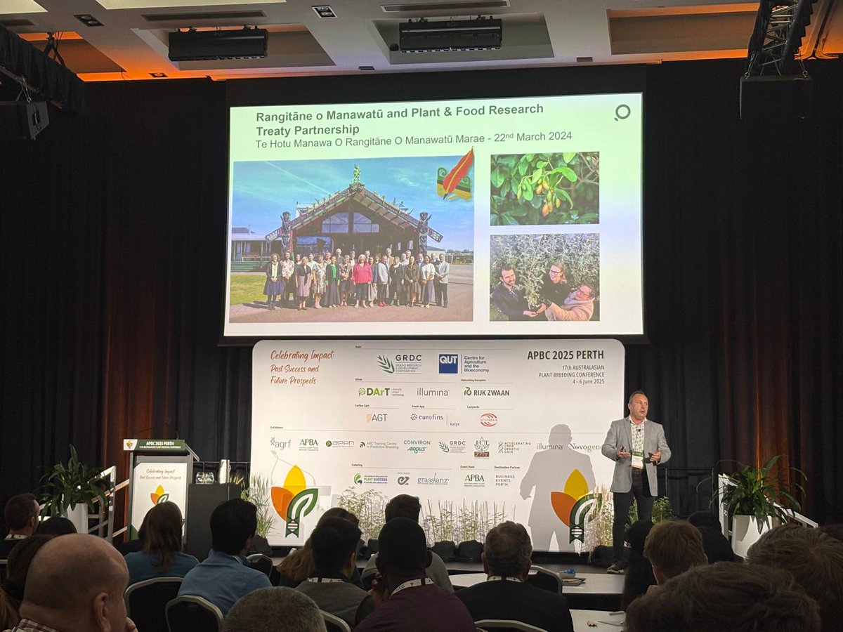 APBC2025's tweet image. #APBC2025 plenary highlights
🌲David Chagné: Māori values & sovereignty at the heart of native tree species research
🌾Jessica Hyles: Big opportunities in blue-sky ag science -soil, stress, nitrogen & more
🍊Zac Stewart: New pipeline to beat citrus juvenility & speed genetic gain