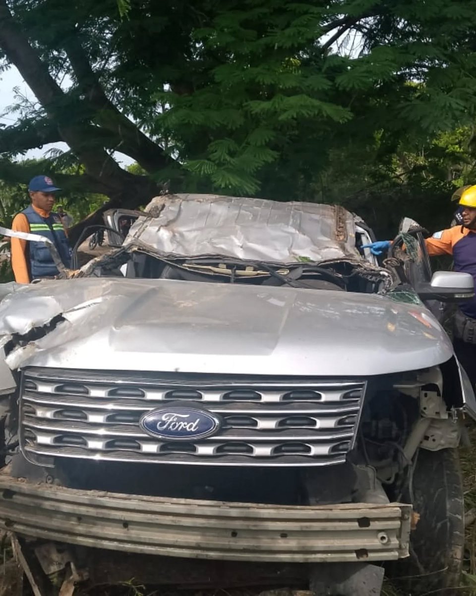⚠️💥🚙 #NoticiasViales (03/06) #Anzoátegui La tarde de este martes 3 de junio, el alcalde del municipio Mariño del estado Sucre, Raúl León, sufrió un accidente de tránsito en el sector Guaraguao. Se trató el embarrancamiento de un vehículo liviano, clase camioneta. #3Jun