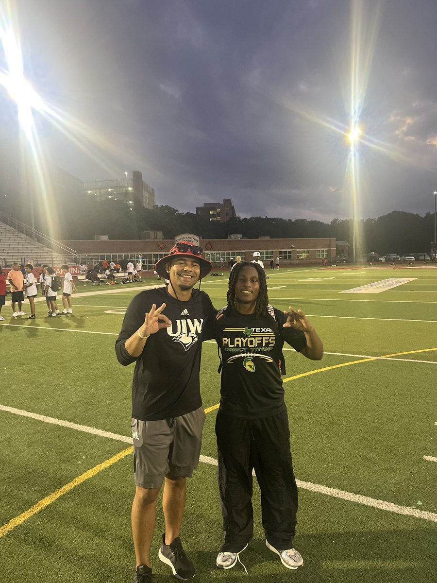 Had a great day at uiw today got to learn some new things and thank you coach <a href="/Kennyhill13/">Kenny Hill Jr7⃣</a> for having me out !!