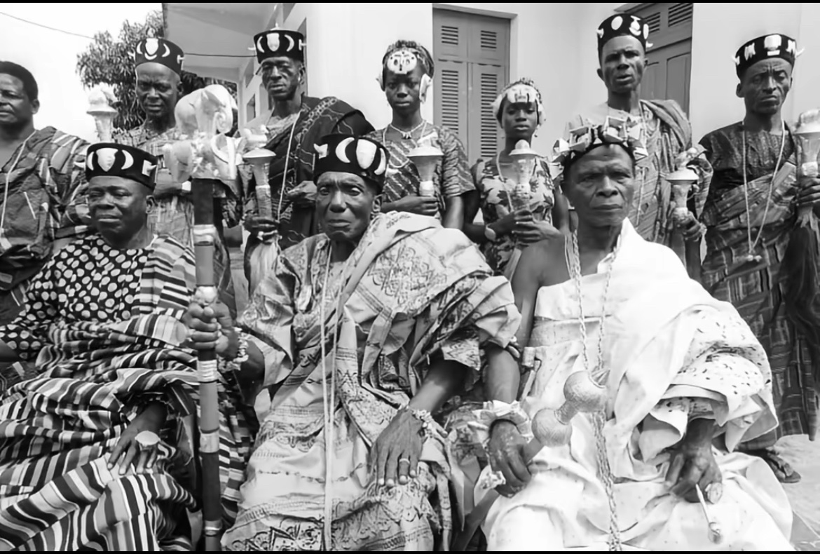 Joe7858Elie's tweet photo. #ebrie #ebrié #tchaman #gyaman #akanpeople
Tchaman 1972 📸 https://t.co/LYk1KhqGzv