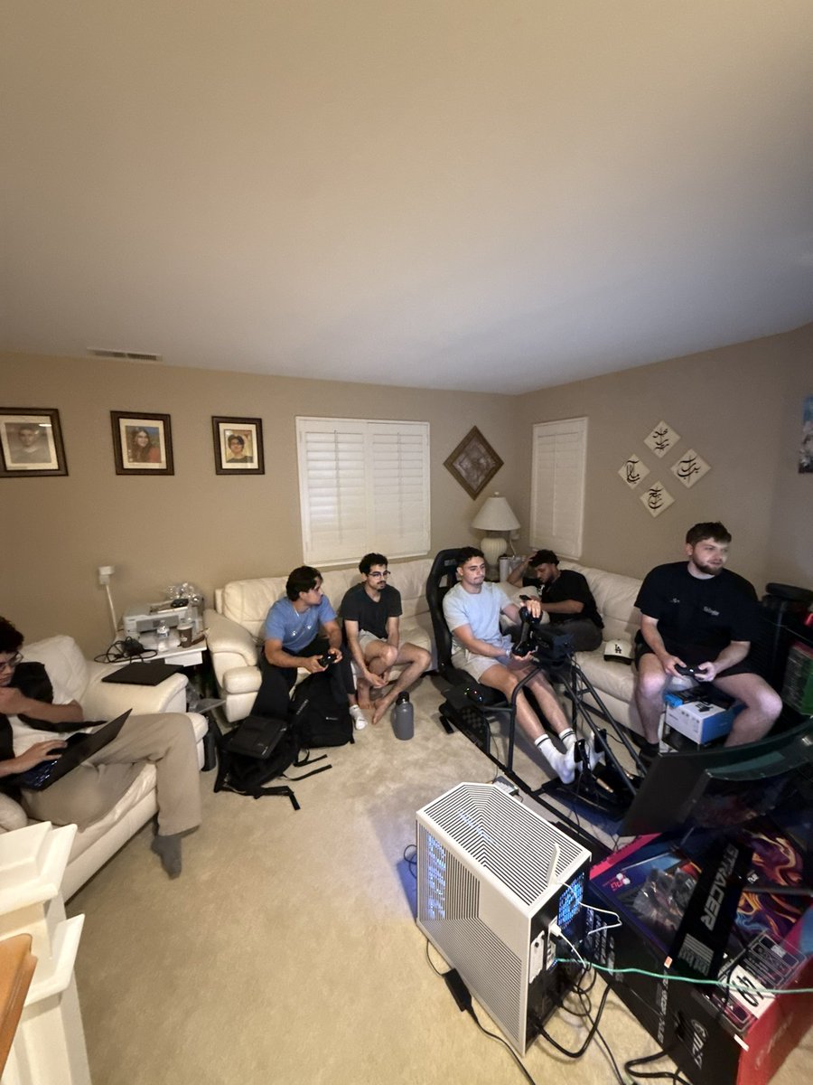 Arib 🇺🇸🇵🇰 tweet media