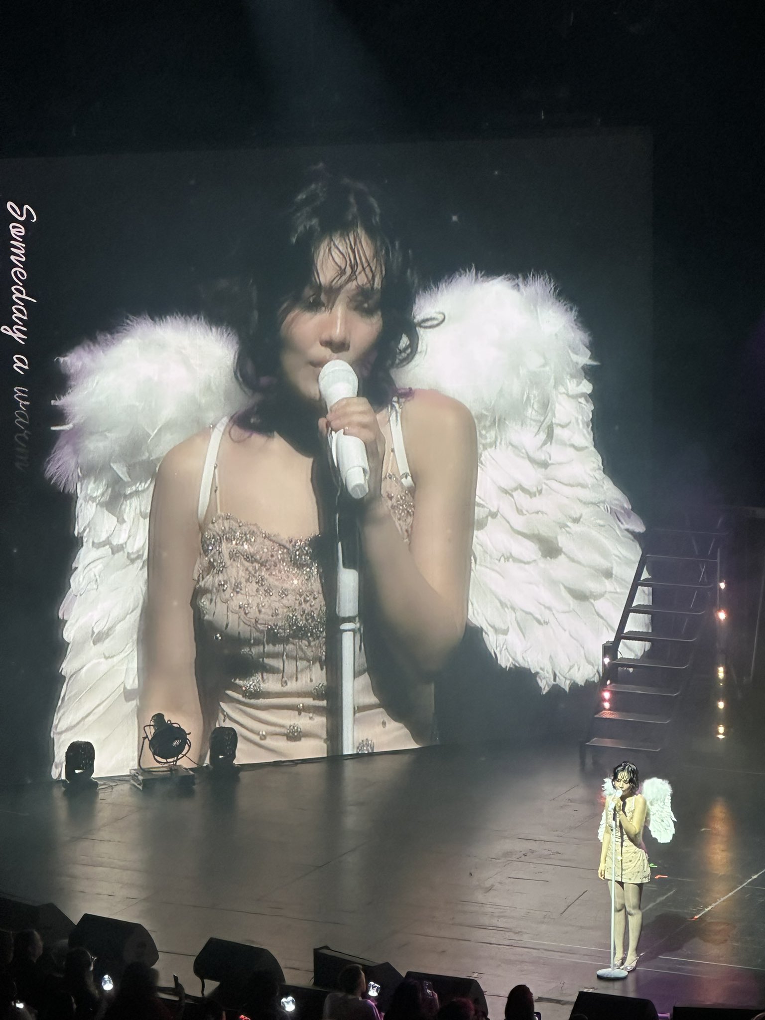 GskiI-sWAAAZ_vw?format=jpg&name=large