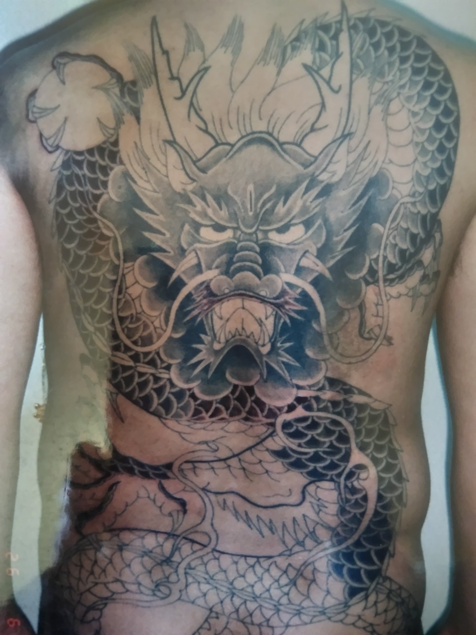 ★現代物一刀彫透彫龍紋四足台★ 伊弉諾 脚一本 製作中 | YK-TATTOO BLOG