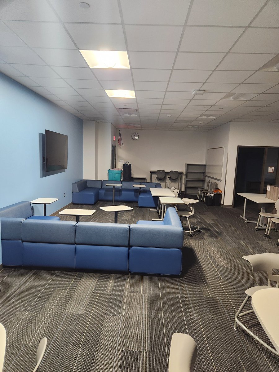 AltEd4life's tweet photo. @MrMathAHS has been retired... I packed up and left the Little Cyclone Center for the last time today. That is the end of my 17 years at #amescsd https://t.co/V0A2ZHTdTX