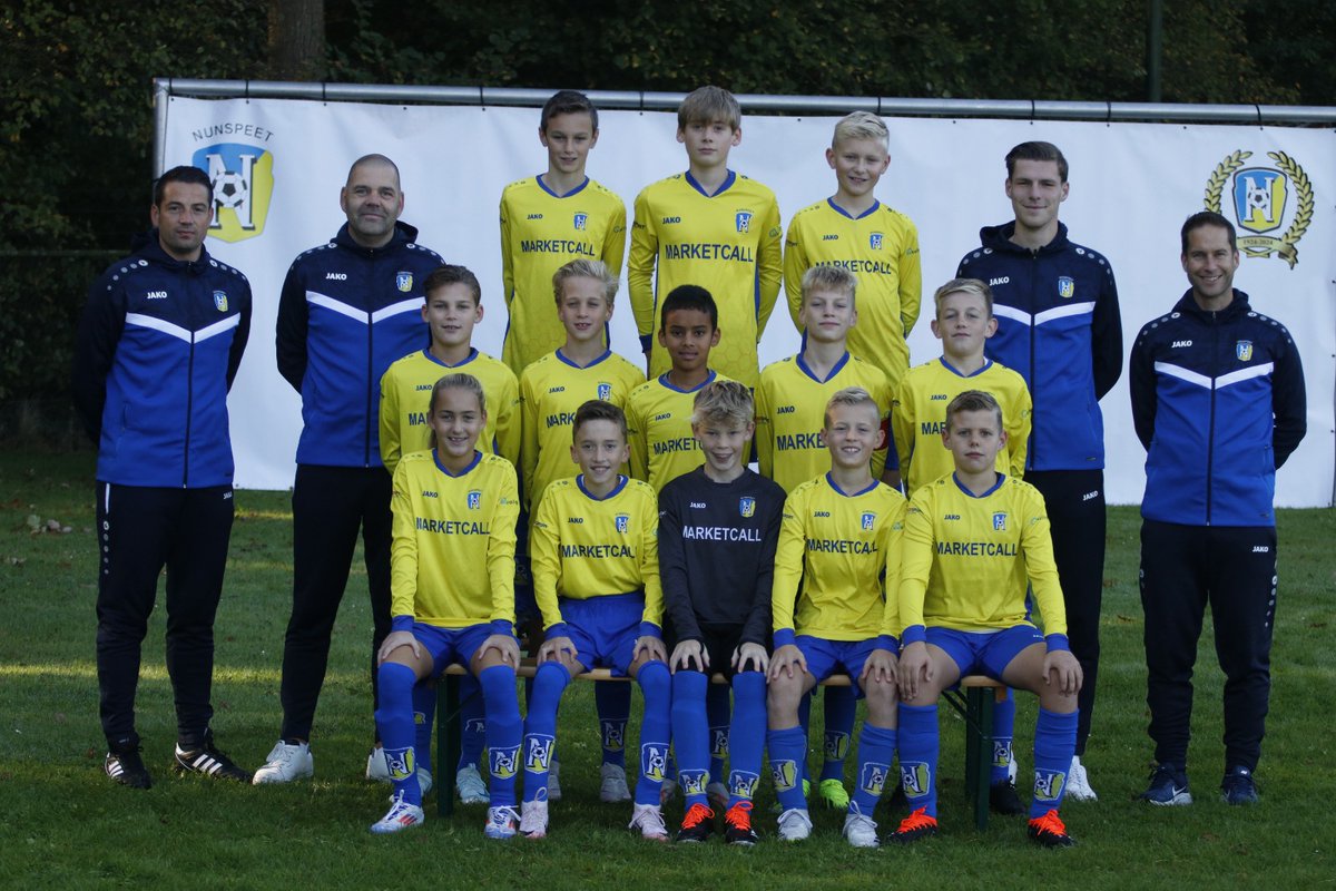 🏆 𝗝𝗢𝟭𝟯-𝟭 𝗞𝗮𝗺𝗽𝗶𝗼𝗲𝗻 𝗶𝗻 𝗱𝗲 𝗛𝗼𝗼𝗳𝗱𝗸𝗹𝗮𝘀𝘀𝗲

De JO13-1 van VV Nunspeet heeft een fantastische prestatie geleverd door kampioen te worden in de 3e fase!
Gefeliciteerd spelers en staf: Emiel, Marko en Chiel! 💙💛
#vvnunspeet100j  #VVNunspeet