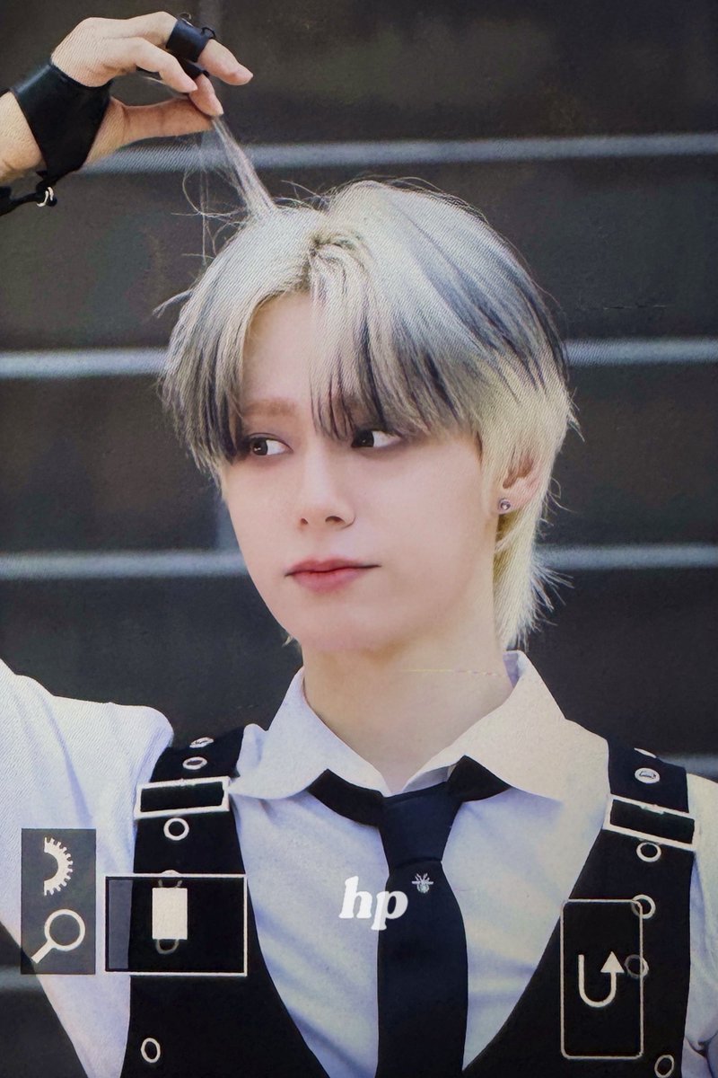 hypoxis_hw's tweet photo. 250604 🪶🪶

#원어스 #환웅 #여환웅 #ONEUS #HWANWOONG https://t.co/7fgvcfjTZK