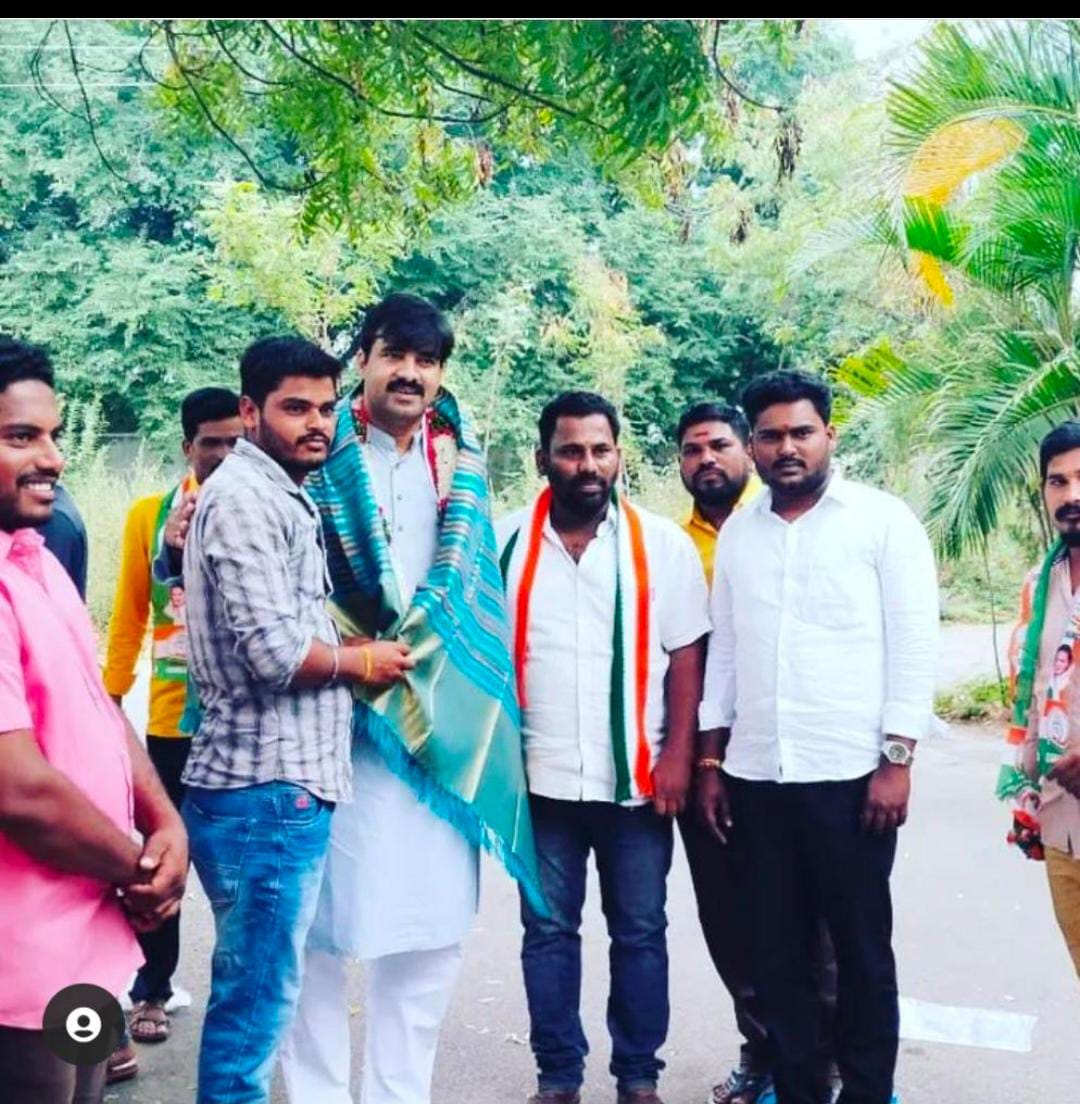 K Shivaprasad kuruma (@kshivaprasadsn) on Twitter photo జన హృదయ నేత నా రాజకీయ గురువు <a href="/VamsiChandReddy/">Vamshi Chand Reddy వంశీచంద్ రెడ్డి वंशी चंद रेड्डी</a> అన్న గారికి హృదయ పూర్వక జన్మ దిన శుభాకాంక్షలు అన్న .😍<a href="/VamsiChandReddy/">Vamshi Chand Reddy వంశీచంద్ రెడ్డి वंशी चंद रेड्डी</a> జన హృదయ నేత నా రాజకీయ గురువు <a href="/VamsiChandReddy/">Vamshi Chand Reddy వంశీచంద్ రెడ్డి वंशी चंद रेड्डी</a> అన్న గారికి హృదయ పూర్వక జన్మ దిన శుభాకాంక్షలు అన్న .😍<a href="/VamsiChandReddy/">Vamshi Chand Reddy వంశీచంద్ రెడ్డి वंशी चंद रेड्डी</a>
