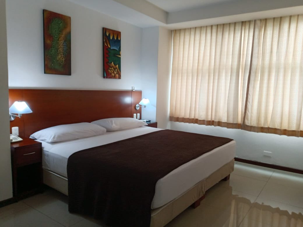 🛏️ Descansa como mereces en Hotel HM 💤
Habitaciones cómodas, elegantes y perfectas para tu estadía en Guayaquil.

📞 Teléfono
099 020 4491
098 741 4603

📩 reservas@hotelhmgyaquil.com
#HotelHM #Guayaquil #DescansoPerfecto