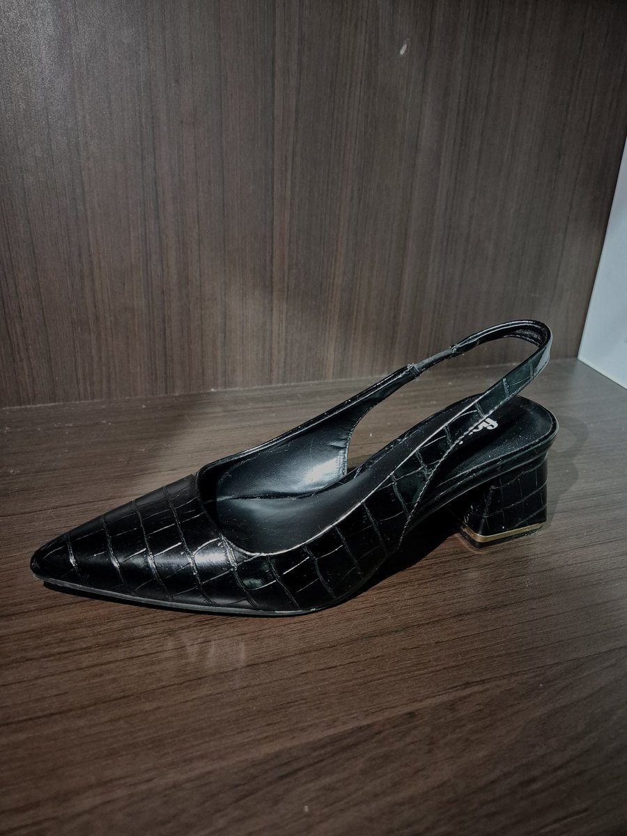 pinkpanth3rs's tweet photo. wts heels fioni payless size US 6 (23 cm), masih baru cuma dipake 1x buat nyoba, dijual karena kegedean sizenya, lengkap masih ada boxnya

180 nego

📍tangerang https://t.co/HeyWO1Rs4t