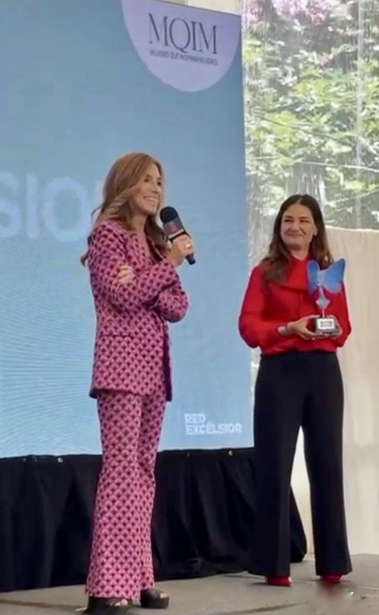 Muy honrada por recibir el premio #MujeresQueInspiranMujeres2025
Agradecer a <a href="/Excelsior/">Excélsior</a> y <a href="/RSVP_Excelsior/">RSVP Excélsior</a> el reconocimiento y el apoyo a plataformas que visibilizan que no hay un único modelo de éxito o talento, y que cada cual debe inspirar desde su propia narrativa y propósito.