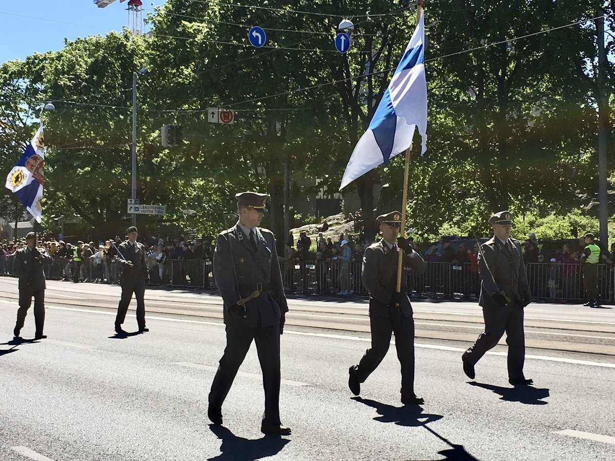 Hyvää Puolustusvoimain lippujuhlan päivää! 🇫🇮

Onnittelut ylennetyille ja palkituille!