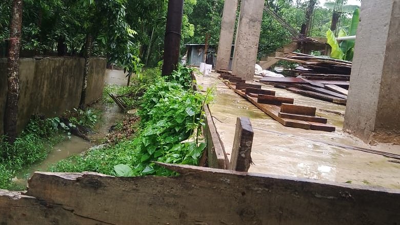 আদালতের নিষেধাজ্ঞা উপেক্ষা করে নির্মাণ কাজ শুরুর প্রস্তুতি, চন্দনাইশে রক্তক্ষয়ী সংঘর্ষের আশঙ্কা