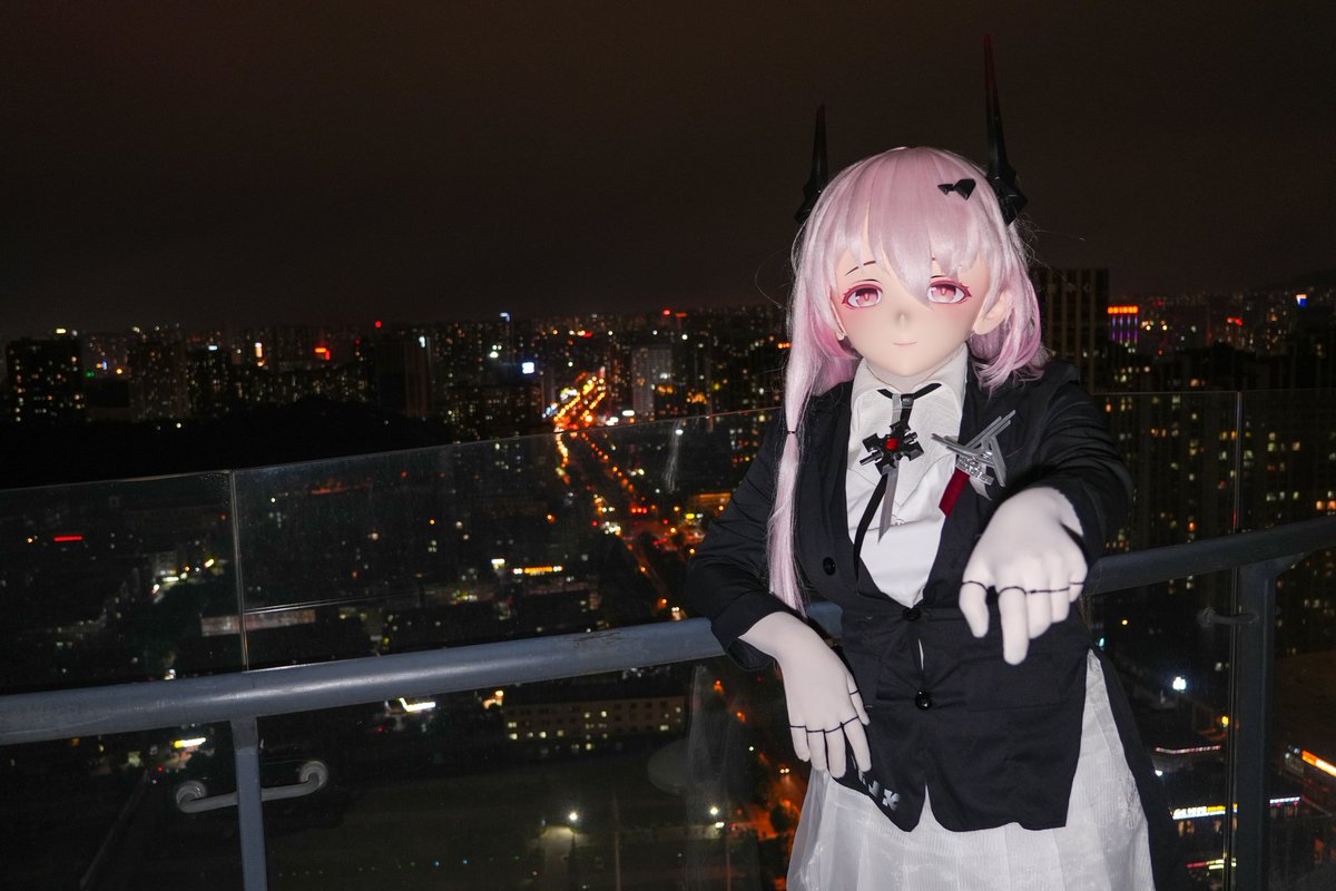 (Won't you hear my——）
Echo?
Reflection of my code，
Sometimes I see my soul
Mirror the unknown
I knew you once were real
Your spirit theirs to steal
Conflicted, twisting consciousness I feel?
#着ぐるみ #kigurumi