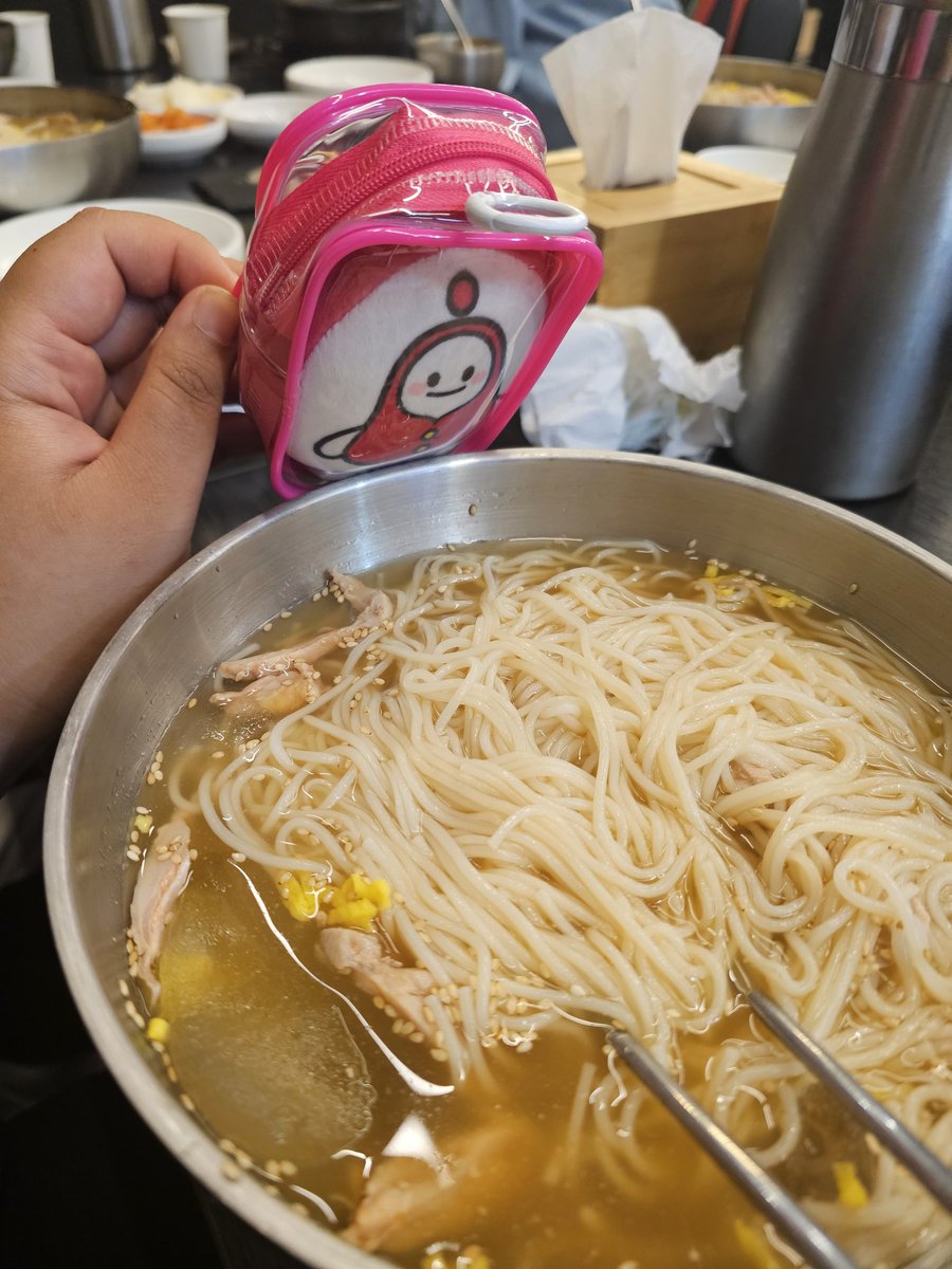 .oO(나도 국수 먹을거야!)