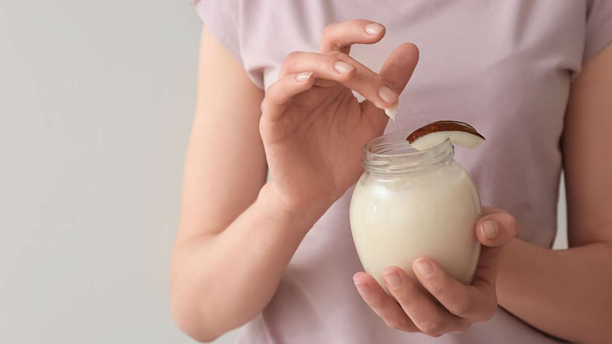 #Tendencias | La fabricación y uso de #óvulos caseros de aceite de coco para la higiene íntima femenina, la peligrosa tendencia que se ha puesto de moda en redes

🧫 Puede alterar el equilibrio del pH vaginal y la flora bacteriana

consalud.es/estetic/tenden…