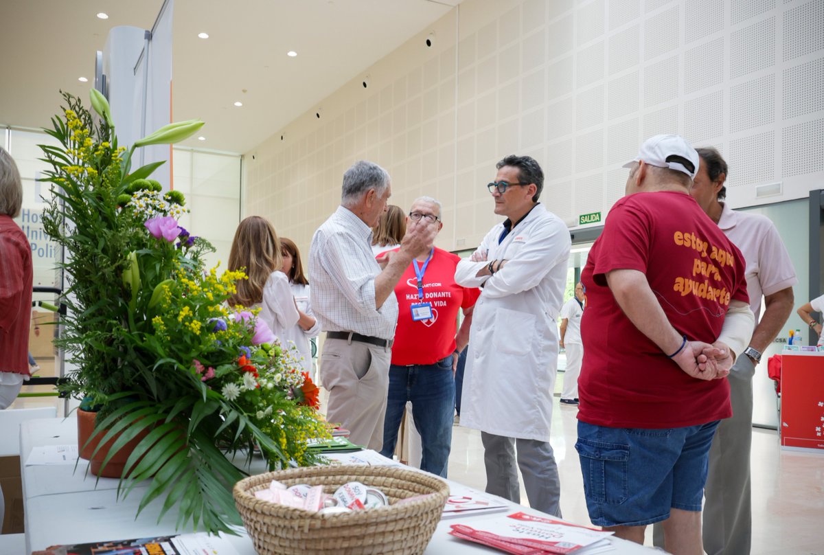 🏥El @Hospitallafe celebra el día del donante de órganos con una ofrenda floral a la escultura de Juan Pedro Valero
💐La Fe registró 56 donaciones de órganos lo que lo convierten en el centro con más donaciones de la Comunitat en 2024
¡Gracias a <a href="/AVATCOR/">AVATCOR</a> !
lafe.san.gva.es/es/-/donante-o…