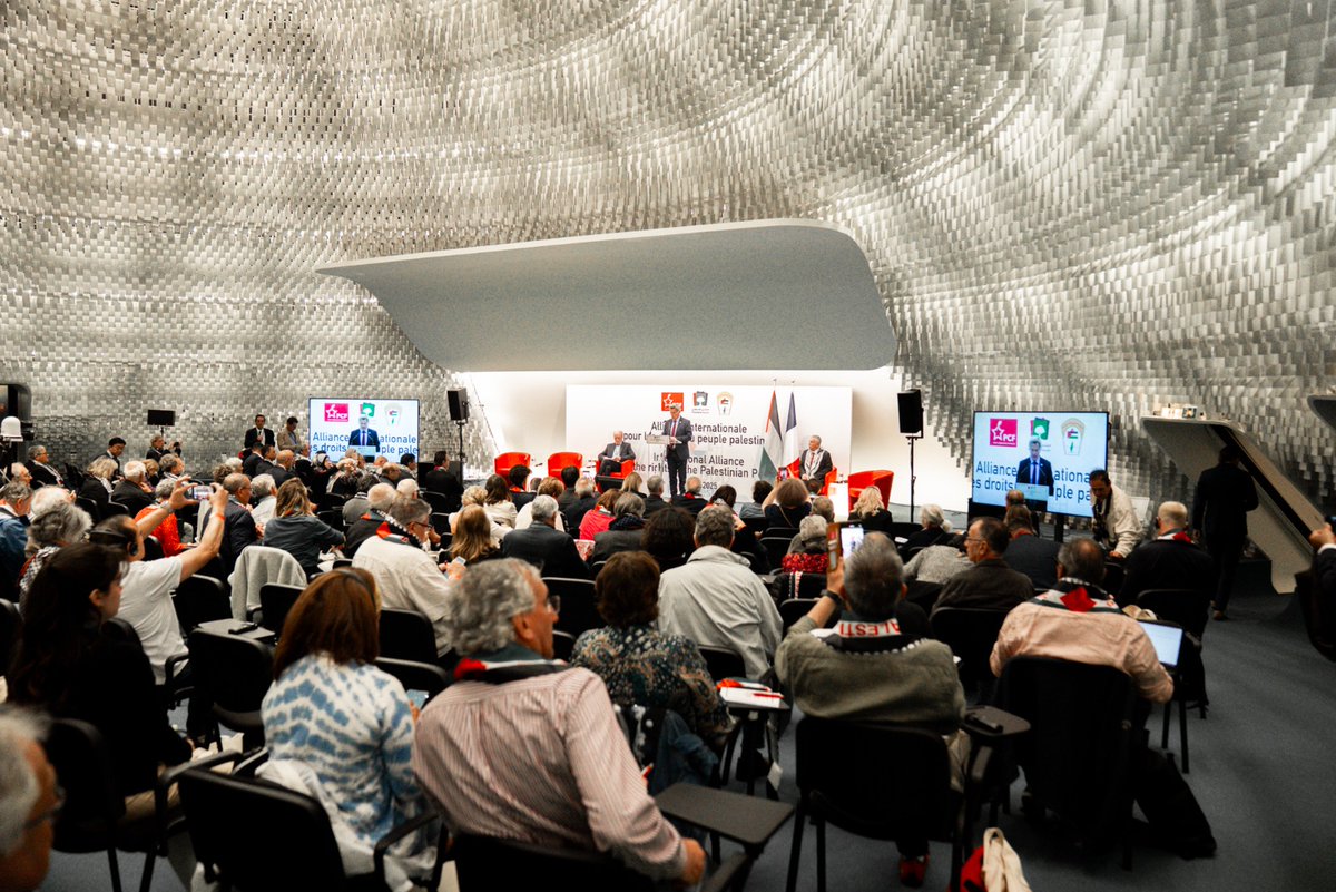 Nous faisons au siège du PCF ce que l'Elysee aurait dû faire depuis longtemps : recevoir les représentants du peuple palestinien. #PCFOLP🇵🇸