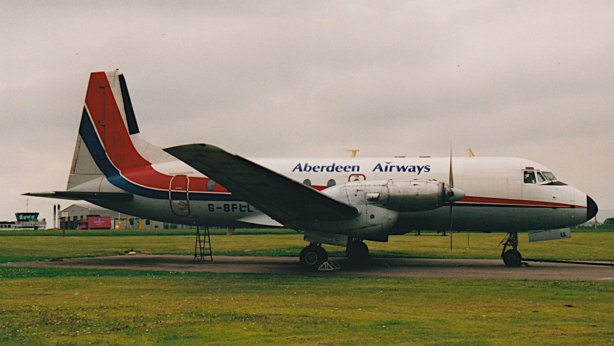 lemwerdersights's tweet photo. Registration:  G-BFLL
Aircraft type:  Hawker Siddeley HS 748 Srs 2A
Line Number:  1658
Airline:  Aberdeen Airways (Dan-Air London cs)
Date:  May 19th, 1991
Location:  East Midlands (EMA)
📷: @MFGehannese
#avgeek #HS748 https://t.co/1Ao6auRXBE