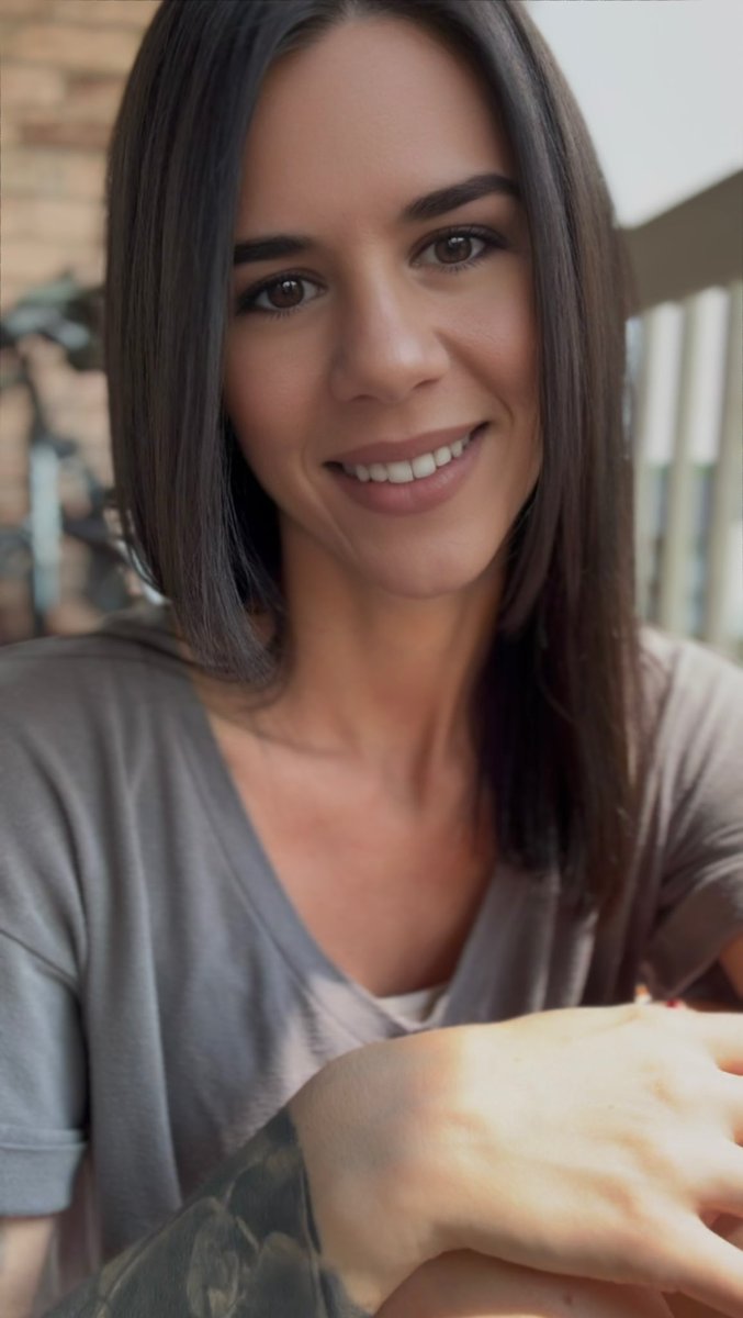 Sarah Sizzle tweet media