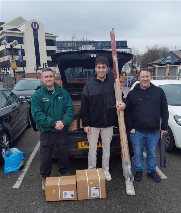 Clean Up Salford Quays has received a welcome boost to their clean-up efforts, thanks to a donation from United Utilities’ Community Fund. The group is run by local residents who are committed to improving Salford Quays to reduce pollution and benefit wildlife. #community