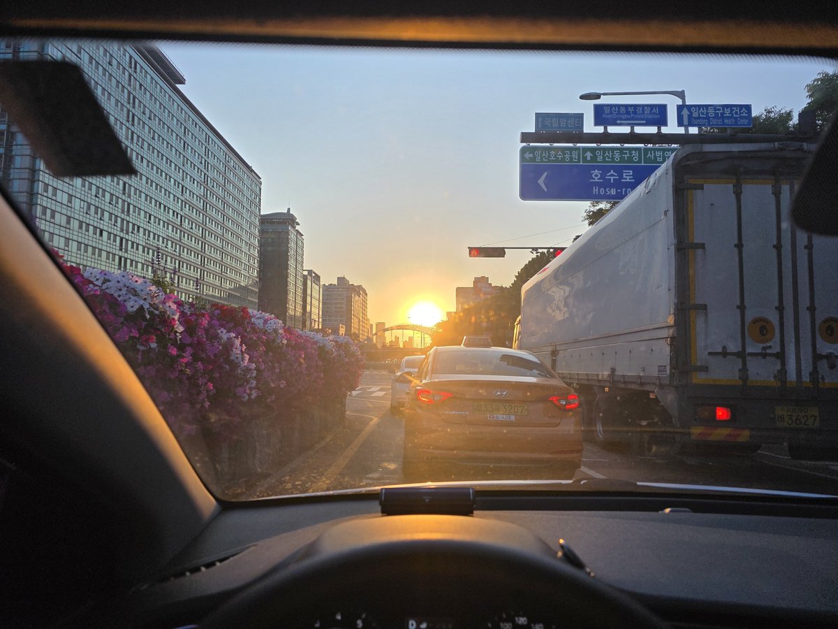 사녹 두번에 생방 현참까지 다 들어간 레전드 갓쇼챔날을
새벽 사녹만 보고 출근하러 간 사람이 있다?!?!?