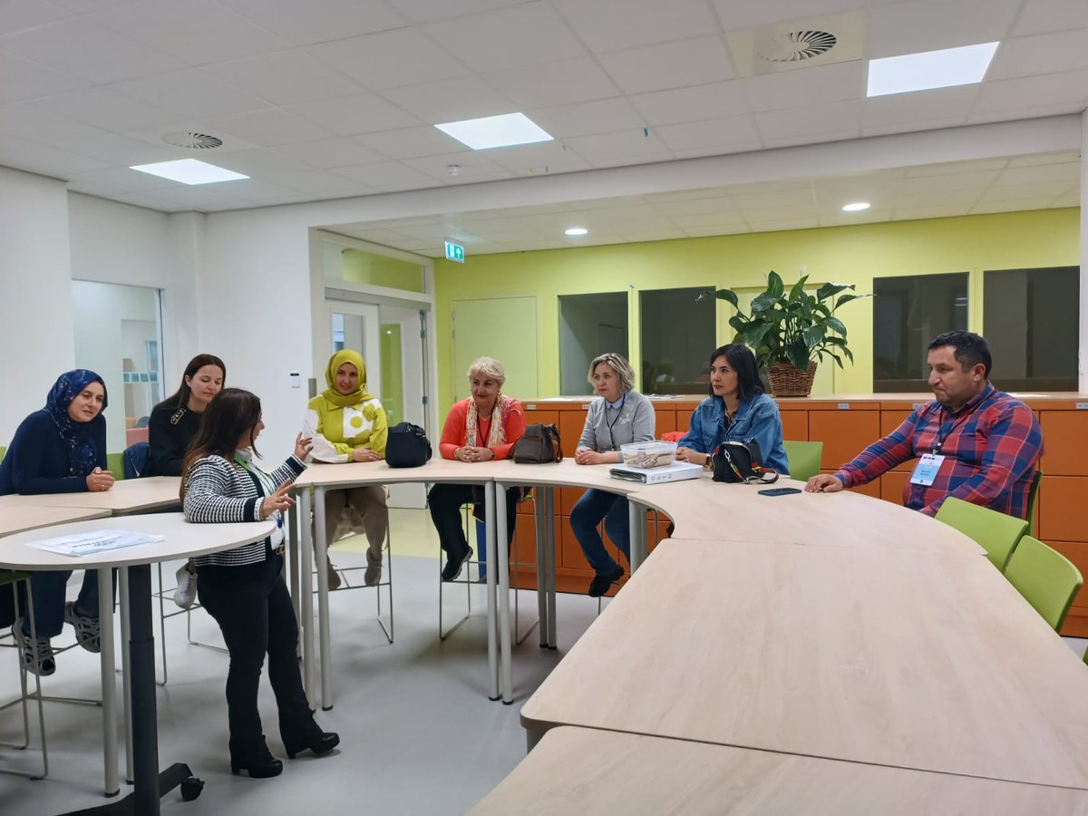 Erasmus Ka-122 Projemiz kapsamında Hollanda Almere bölgesinde bulunan okul ziyaretimiz #erasmus #holland #çözümoyunda #solutioninthegame <a href="/KeciorenMEM/">Keçiören İlçe Milli Eğitim Müdürlüğü</a> <a href="/MemAnkara/">Ankara İl Millî Eğitim Müdürlüğü</a> <a href="/yucelik/">Yücel Çelik</a>