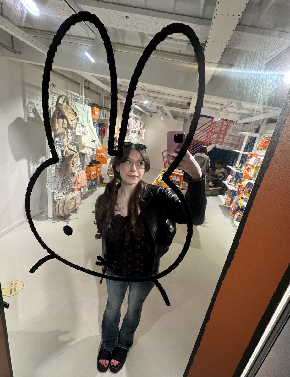hanniexxrose's tweet photo. miffy 🐰 https://t.co/fg9SkhN2XN