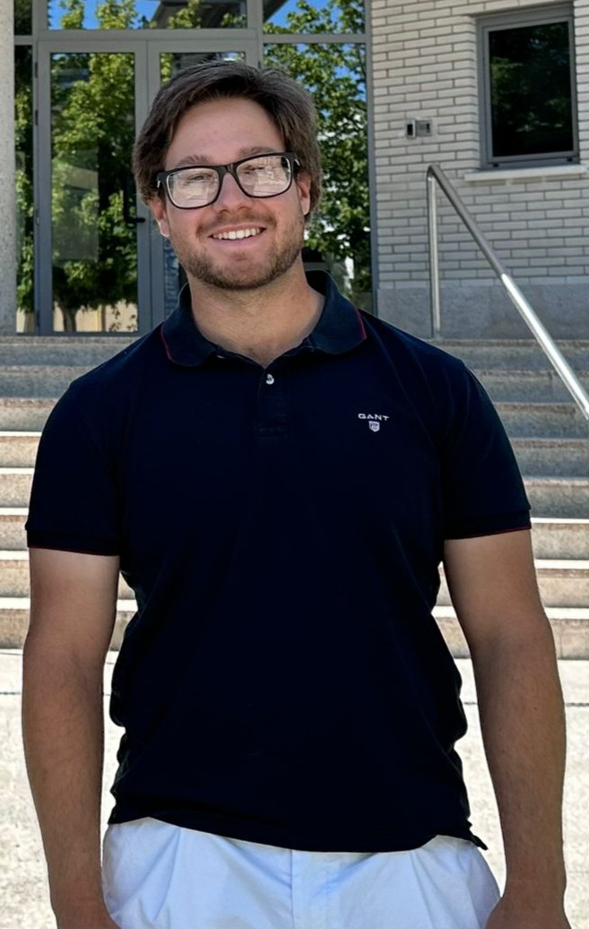 Welcome Rodrigo Muelas, joining us this summer for a nanotube intercalation project. He graduated in Physics &amp; Math from RPI and worked with Profs. Wertz &amp; Terrones studying human cell assimilation of TMDs &amp; hBN for medical applications.