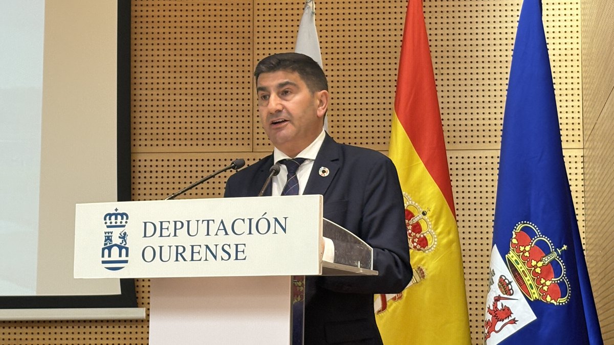 Delegación do Goberno en Galicia (@delgobgalicia) on Twitter photo 📢 <a href="/blancolobeiras/">Pedro Blanco</a> resalta en #Ourense a “contribución decisiva” do <a href="/P_Recuperacion/">Plan de Recuperación</a> na maior transformación e modernización de #Galicia.
➡️ Impulsado por <a href="/sanchezcastejon/">Pedro Sánchez</a> co que se inxectou máis de 4⃣0⃣0⃣0⃣M€ na Comunidade.
🔗run.gob.es/kup49880 📢 <a href="/blancolobeiras/">Pedro Blanco</a> resalta en #Ourense a “contribución decisiva” do <a href="/P_Recuperacion/">Plan de Recuperación</a> na maior transformación e modernización de #Galicia.
➡️ Impulsado por <a href="/sanchezcastejon/">Pedro Sánchez</a> co que se inxectou máis de 4⃣0⃣0⃣0⃣M€ na Comunidade.
🔗run.gob.es/kup49880