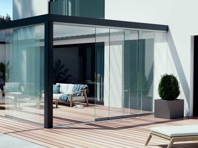 #BohleLtd’s FloorTrack sliding glass partitioning wall system is an elegant way to extend living spaces while providing protection from the British weather with a seamless transition between indoors and outdoors. Download the brochure: shorturl.at/UK7BY or call 0800 616151.