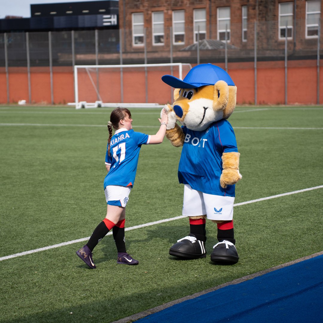 RFC_Charity's tweet photo. We were delighted to be one of the 1st stops on @CerebraCharity's #relayyourway! Kids with brain conditions visited Ibrox as part of the baton race highlighting the importance of #inclusivesport for 1.5 million disabled kids.
They had so much fun taking penalties with Broxi! π https://t.co/MH6hWQdqk1