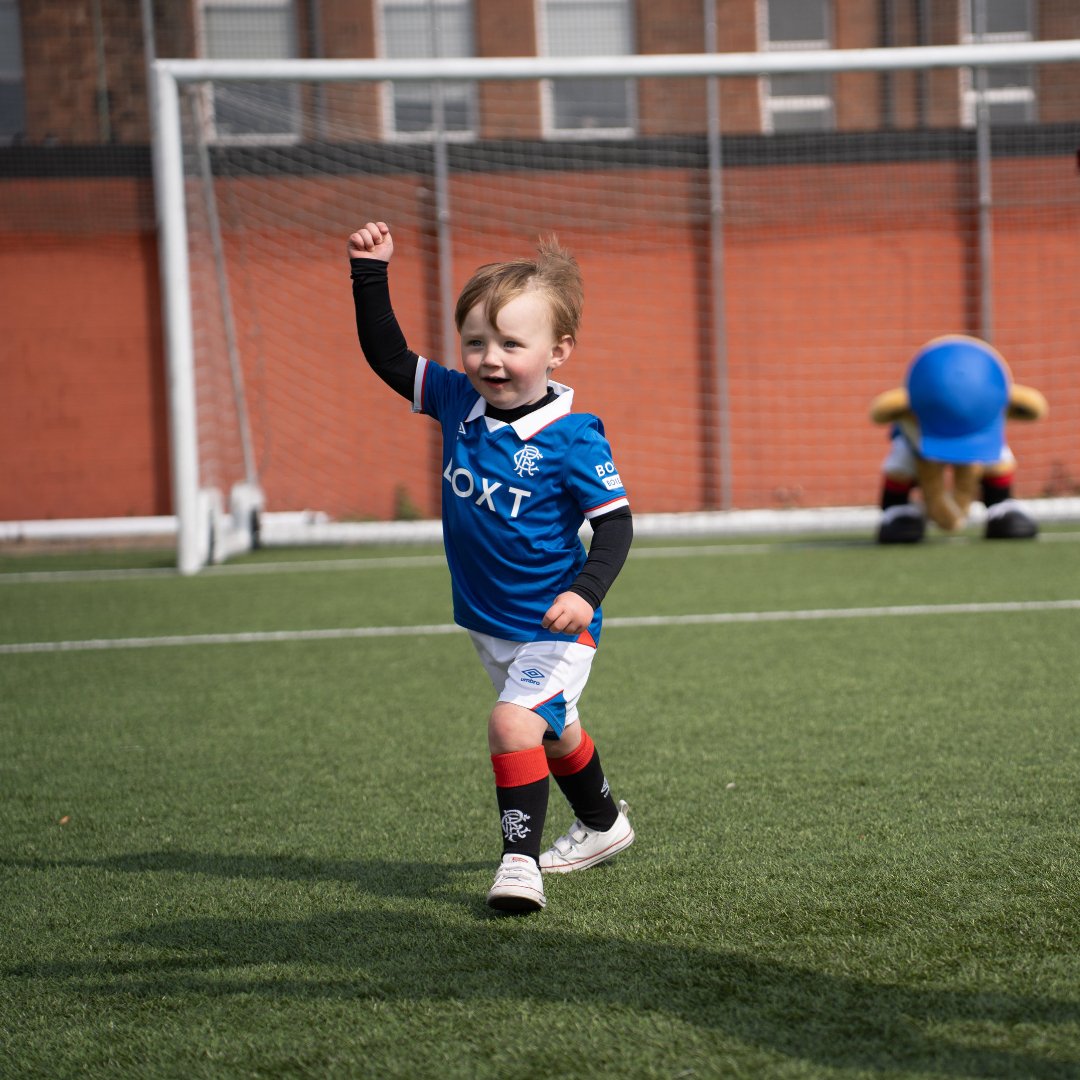 RFC_Charity's tweet photo. We were delighted to be one of the 1st stops on @CerebraCharity's #relayyourway! Kids with brain conditions visited Ibrox as part of the baton race highlighting the importance of #inclusivesport for 1.5 million disabled kids.
They had so much fun taking penalties with Broxi! π https://t.co/MH6hWQdqk1