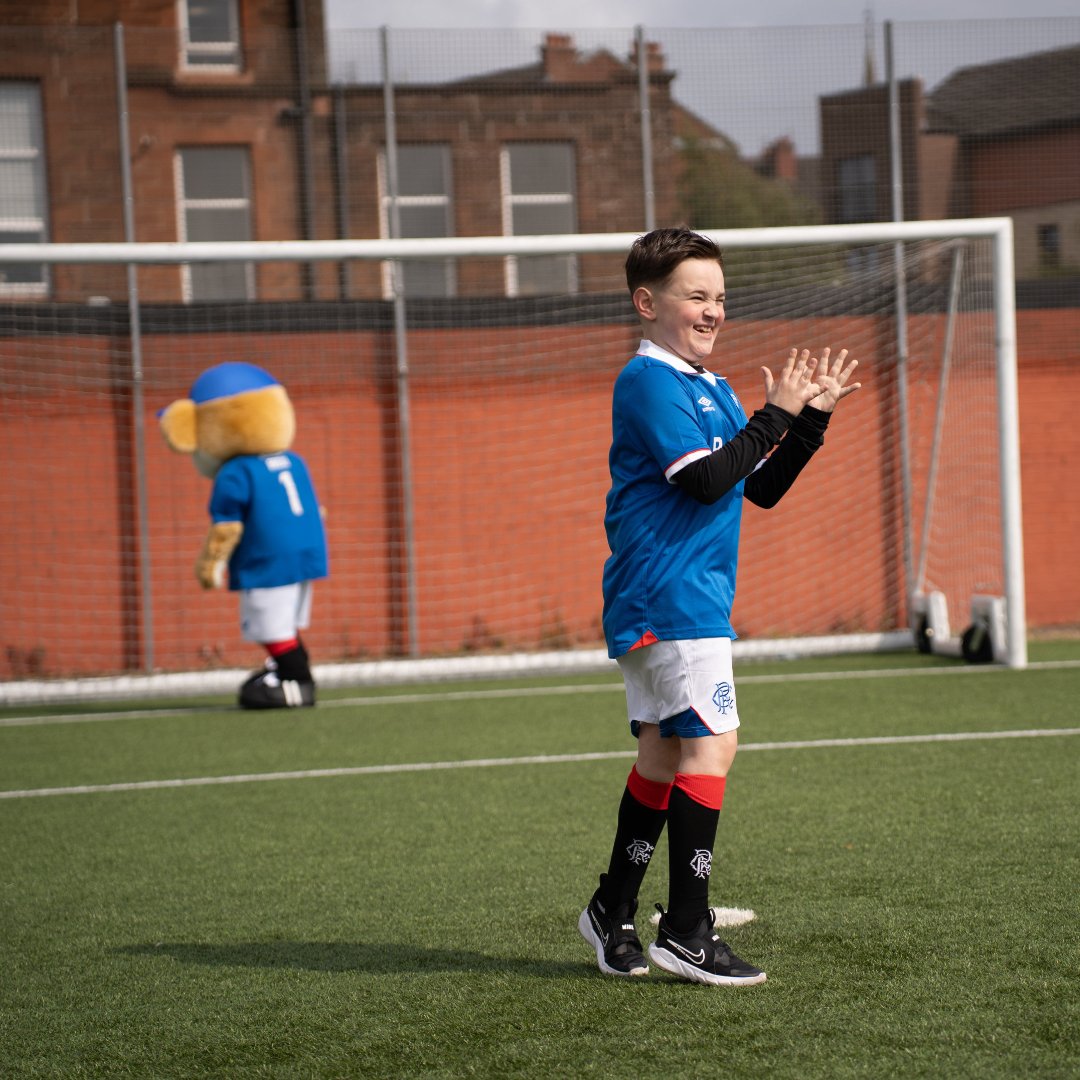 RFC_Charity's tweet photo. We were delighted to be one of the 1st stops on @CerebraCharity's #relayyourway! Kids with brain conditions visited Ibrox as part of the baton race highlighting the importance of #inclusivesport for 1.5 million disabled kids.
They had so much fun taking penalties with Broxi! π https://t.co/MH6hWQdqk1