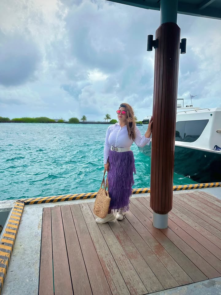 🎯 #DianaChampikaThread

Milky Beauty #DianaChampika New Look <a href="/champikaoffl/">Champika</a>