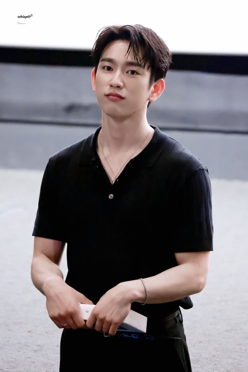 Whisper_922's tweet photo. [HQ] 250603 하이파이브 무대인사 

🙌🏻🙌🏻

@JINYOUNG 

#하이파이브 #Hi5 #HiFive 
#Jinyoung #진영 #박진영 https://t.co/tW8eSXqfvJ