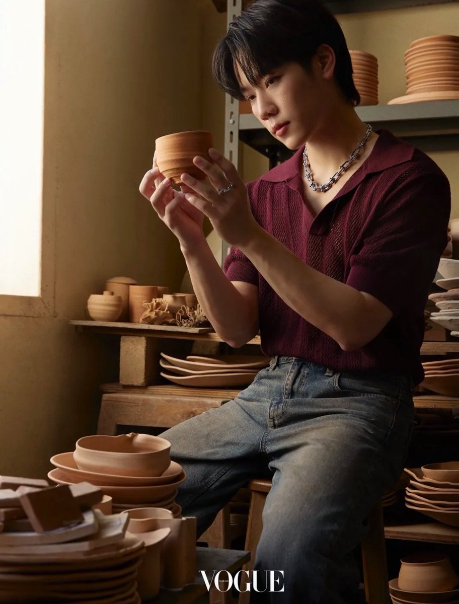 MyDreams1230's tweet image. ความสมบูรณ์แบบคือความ “ตั้งใจ” บางทีงานเซรามิกออกมาก็ไม่ได้สวยเนี้ยบทุกชิ้น แต่ผมว่ามันคือเสน่ห์ที่เป็นเอกลักษณ์ของงานคราฟต์ที่ใส่ความตั้งใจลงไปในทุกขั้นตอน สู่ผลลัพธ์ที่มีทั้งความสวยงามและความแข็งแกร่งเฉพาะตัว 🥹
#warwanarat  @warwanarat